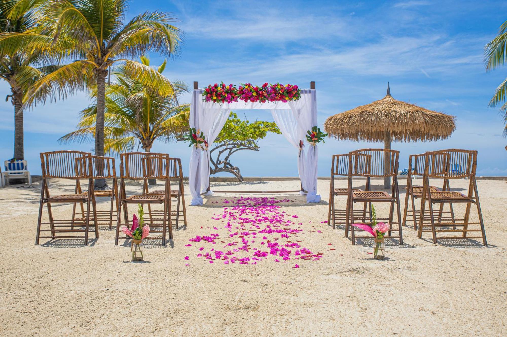 Catalonia Montego Bay Hotel Bagian luar foto